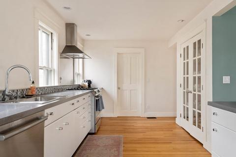 32 Abbott St, Beverly, MA 01915 photo 6