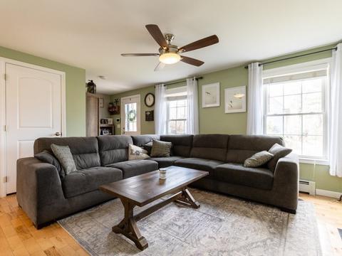 7 Stuart St, Gardner, MA 01440 photo 8