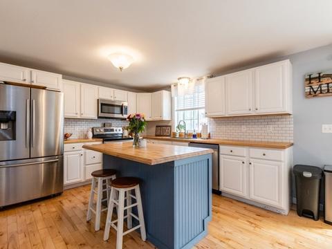 7 Stuart St, Gardner, MA 01440 photo 4