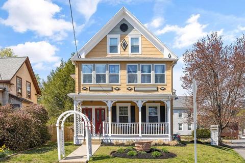 139 Woburn St #A, Reading, MA 01867