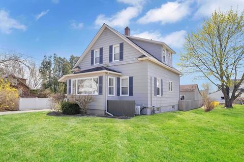 31 Riverpark Ave, Chicopee, MA 01013