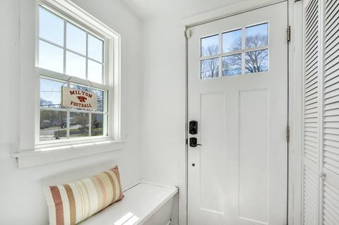 34 Lufbery St, Milton, MA 02186 photo 5