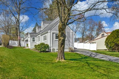 34 Lufbery St, Milton, MA 02186 photo 4