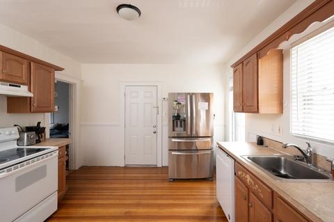6 Edwin St, Brookline, MA 02445 photo 5