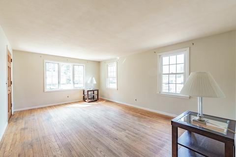 16 Middlebrook Dr, Springfield, MA 01129 photo 13