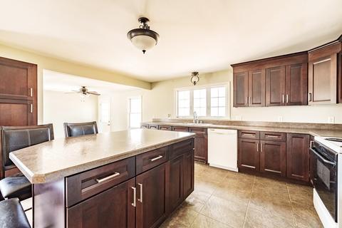 16 Middlebrook Dr, Springfield, MA 01129 photo 10