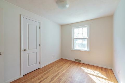 16 Middlebrook Dr, Springfield, MA 01129 photo 17