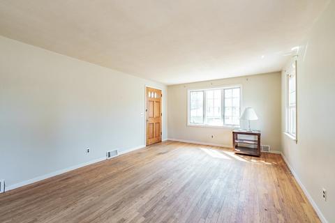 16 Middlebrook Dr, Springfield, MA 01129 photo 14