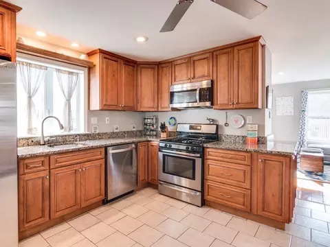 60 Bisson St, Beverly, MA 01915 photo 5