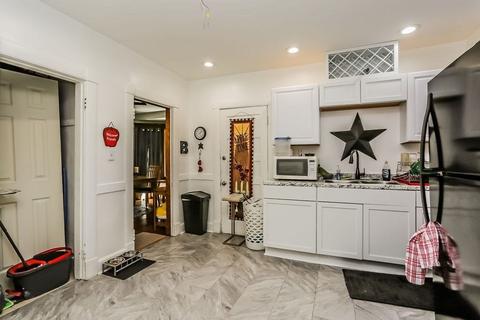 68 Whittier St, Springfield, MA 01108 photo 6