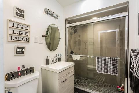 68 Whittier St, Springfield, MA 01108 photo 12