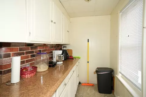 37 Harlem St, Worcester, MA 01610 photo 11