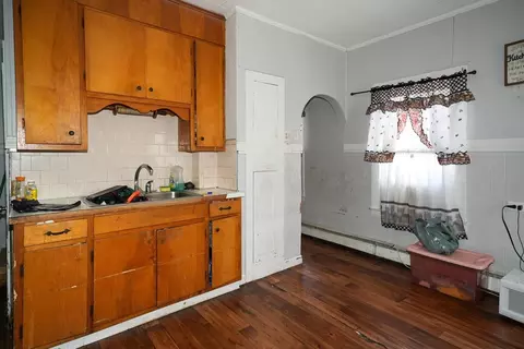 37 Harlem St, Worcester, MA 01610 photo 5