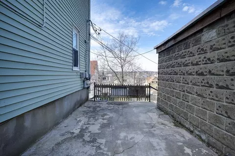 37 Harlem St, Worcester, MA 01610 photo 23