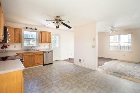 133 Bigelow St, Fall River, MA 02720 photo 7