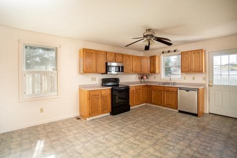 133 Bigelow St, Fall River, MA 02720 photo 8