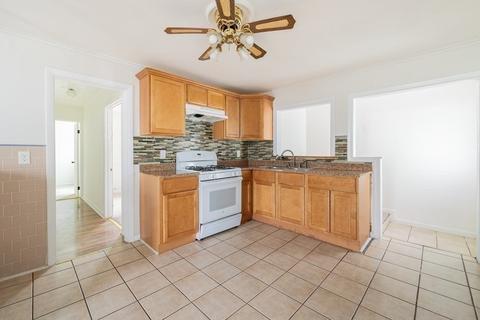 28 Lapham St, Fall River, MA 02721 photo 9