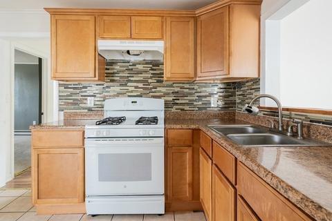 28 Lapham St, Fall River, MA 02721 photo 7