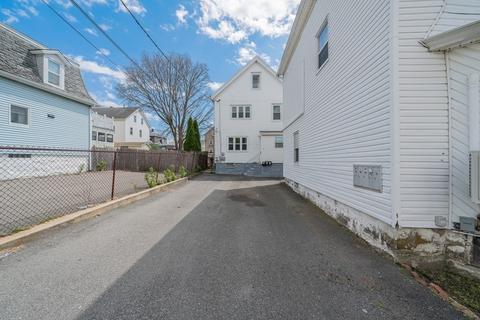 28 Lapham St, Fall River, MA 02721 photo 4