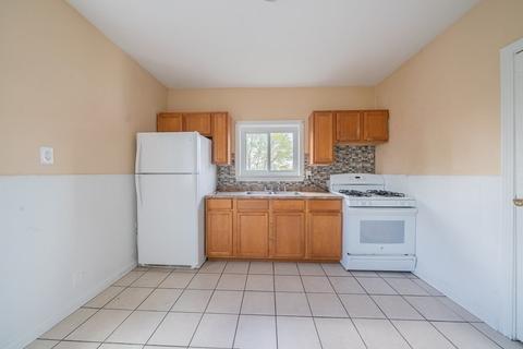 28 Lapham St, Fall River, MA 02721 photo 25