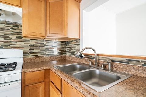 28 Lapham St, Fall River, MA 02721 photo 8