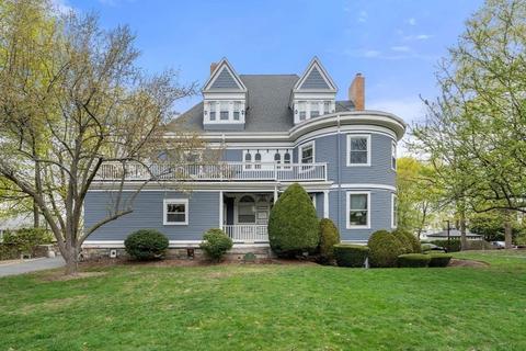 11 Washington St #2, Newton, MA 02458