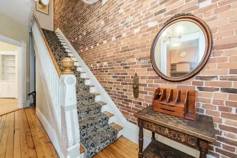 19 Mattoon St, Springfield, MA 01105 photo 3