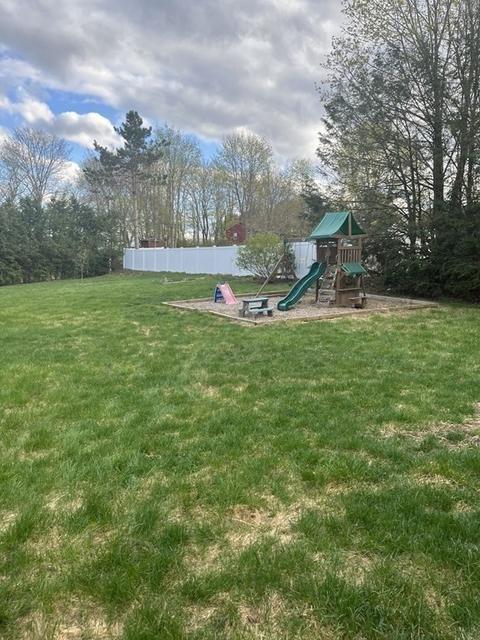 10 Lynn Ln, Dudley, MA 01571 photo 32