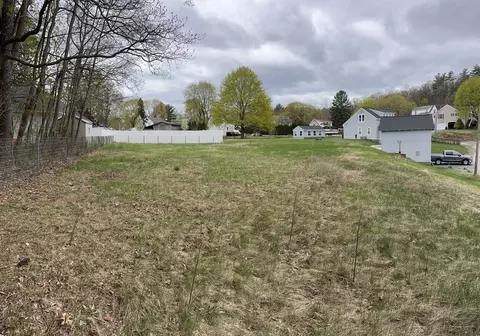 6 Manor Rd, Millbury, MA 01527