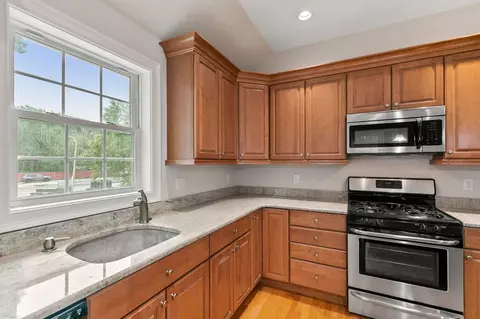 10 Emerald Ct, Stoneham, MA 02180 photo 15
