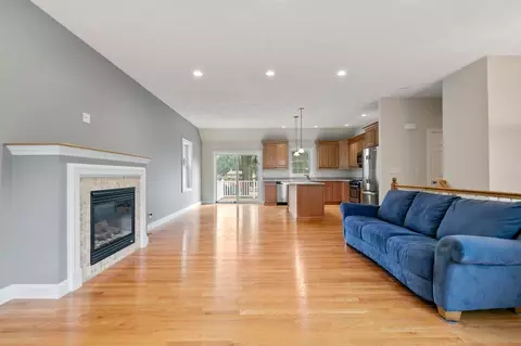 10 Emerald Ct, Stoneham, MA 02180 photo 12