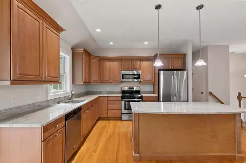 10 Emerald Ct, Stoneham, MA 02180 photo 16