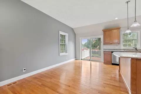 10 Emerald Ct, Stoneham, MA 02180 photo 14