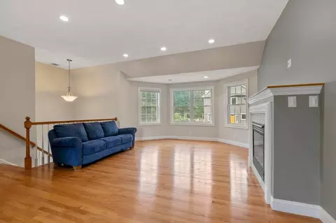 10 Emerald Ct, Stoneham, MA 02180 photo 9