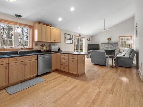 12 Newton Dr, Sutton, MA 01590 photo 6