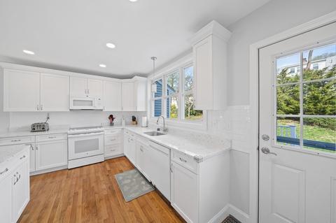 54 Trefton Dr, Braintree, MA 02184 photo 5