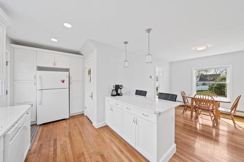 54 Trefton Dr, Braintree, MA 02184 photo 4