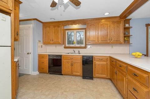511 Gilbert St, Mansfield, MA 02048 photo 5
