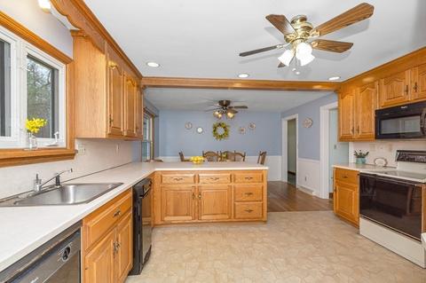 511 Gilbert St, Mansfield, MA 02048 photo 4