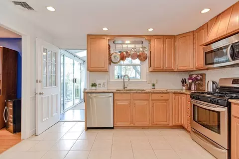 144 Greendale Ave, Needham, MA 02494 photo 9
