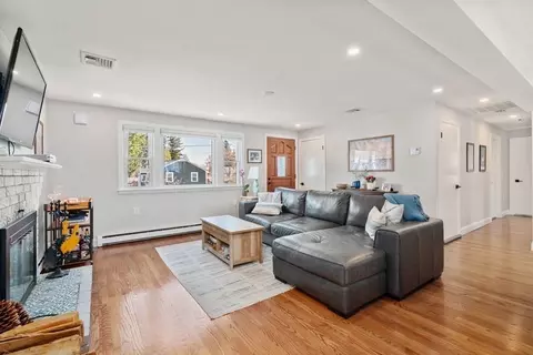 56 Harding Rd, Walpole, MA 02081 photo 4