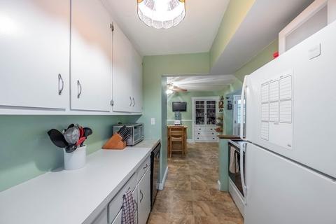 24 County Rd, Andover, MA 01810 photo 9