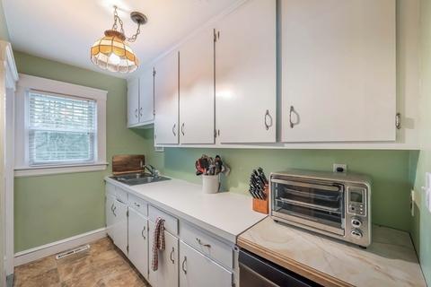 24 County Rd, Andover, MA 01810 photo 8