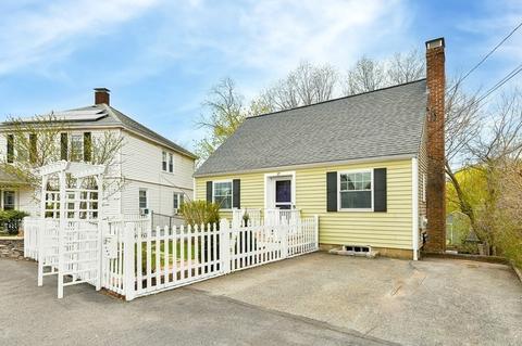 17 Commonwealth Ave, Dedham, MA 02026 photo 4