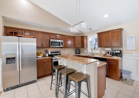 8 Hurtle Ave, Worcester, MA 01604 photo 4