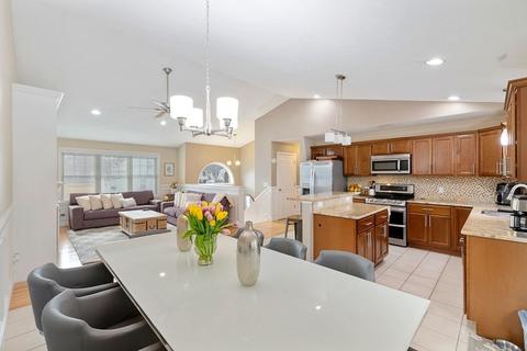 8 Hurtle Ave, Worcester, MA 01604 photo 5