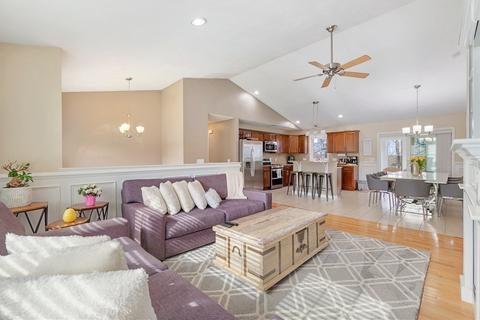 8 Hurtle Ave, Worcester, MA 01604 photo 6