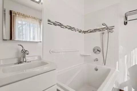27 Thompson St, Maynard, MA 01754 photo 12