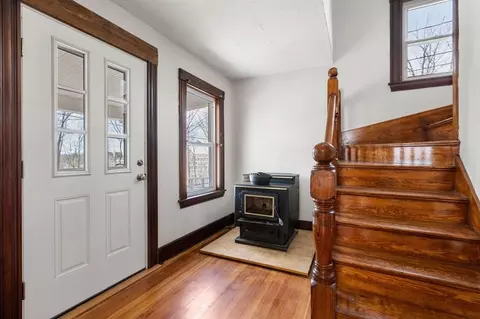 27 Thompson St, Maynard, MA 01754 photo 6
