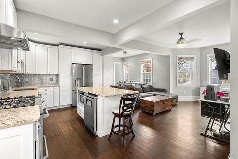 33 Berlin Ave, Milton, MA 02186 photo 4